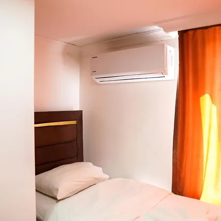 Laos Hotel *