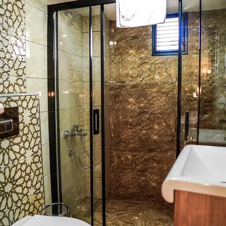 Laos Ξενοδοχείο Κωνσταντινούπολη